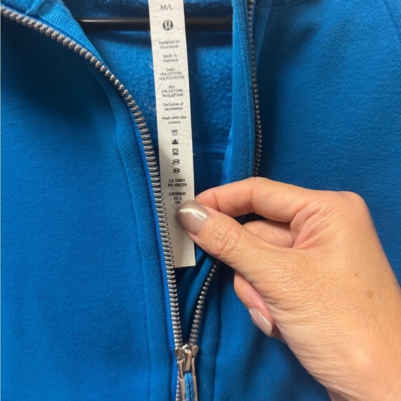 LULULEMON HALF ZIP SCUBA OVERSIZE M/L POOLSIDE - Picture 3 of 6